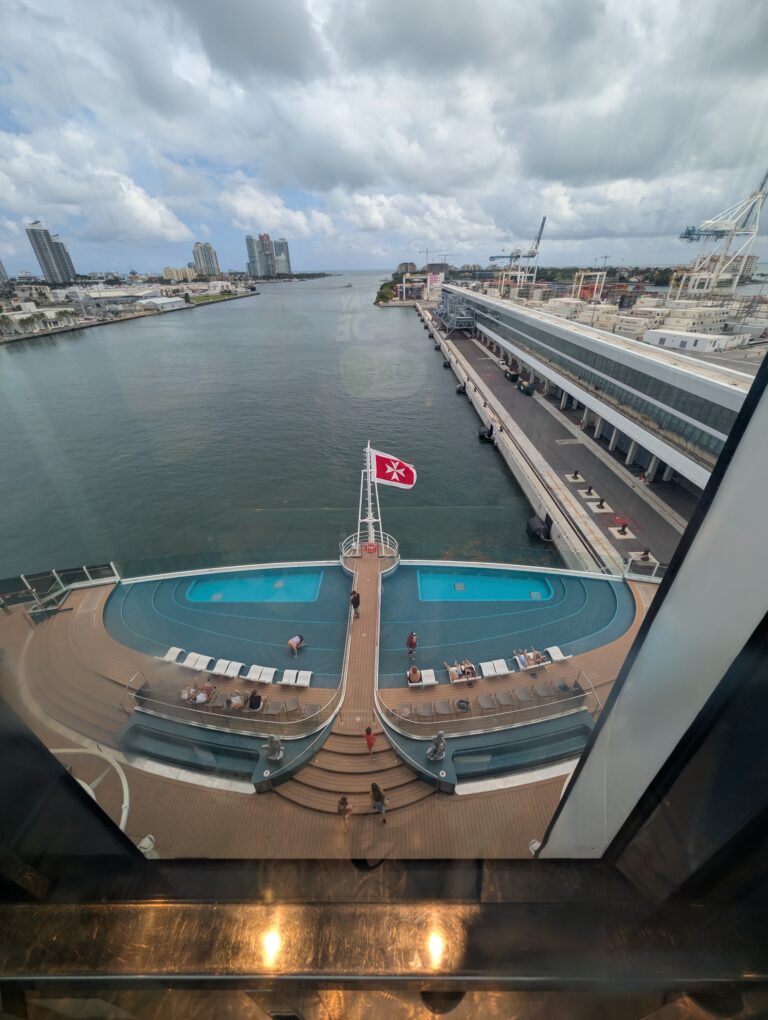 PXL_20251005_175131376