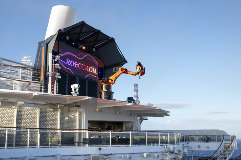 Robotron_1IL0676 copia